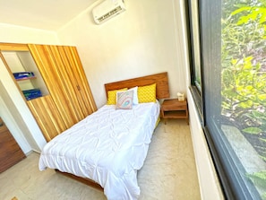 3 bedrooms, free WiFi, bed sheets - NEW Modern Home w/Private Pool ~10 mi to the beach (Puerto Morelos)