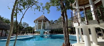 NEW Modern Home w/Private Pool ~10 mi to the beach