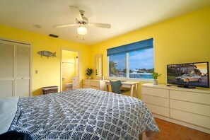 2 bedrooms, iron/ironing board, WiFi, bed sheets - Reel Paradise | Boating & fabulous sunsets (Big Pine Key)