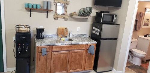 Studio Cabin on Grand Lake near Bernice State Park
53996 E 270RD, Afton OK 74331