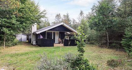 5 Person Holiday Home in Albaek