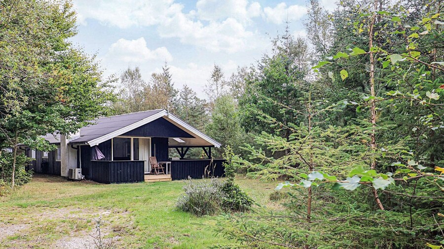 5 Person Holiday Home in Albaek