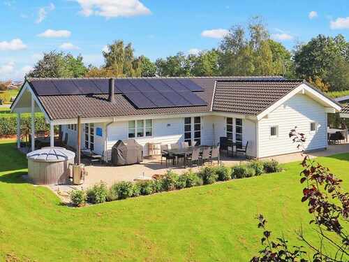 10 Person Holiday Home in Otterup