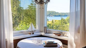 House | Dining
