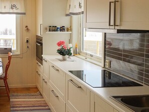 House | Private kitchen - 6 Person Holiday Home in Olderdalen (Kåfjord)