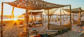 Beach Walk Villa with Pool. Just remodeled, proximity to golf and Lisbon!