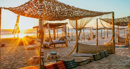 Beach Walk Villa with Pool. Just remodeled, proximity to golf and Lisbon!