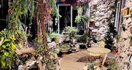Arboretum Suite in the historic Manor House!