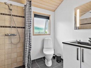 House | Bathroom - 8 Person Holiday Home in Ansager (Ansager)