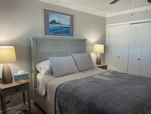 1 bedroom, bed sheets - Beachfront~ Unforgettable view! (Panama City Beach)