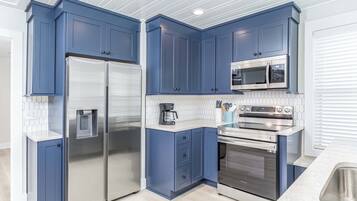 Appart'hÎtel, plusieurs lits, accÚs piscine, vue piscine (House - No Pets Allowed) | Cuisine privée