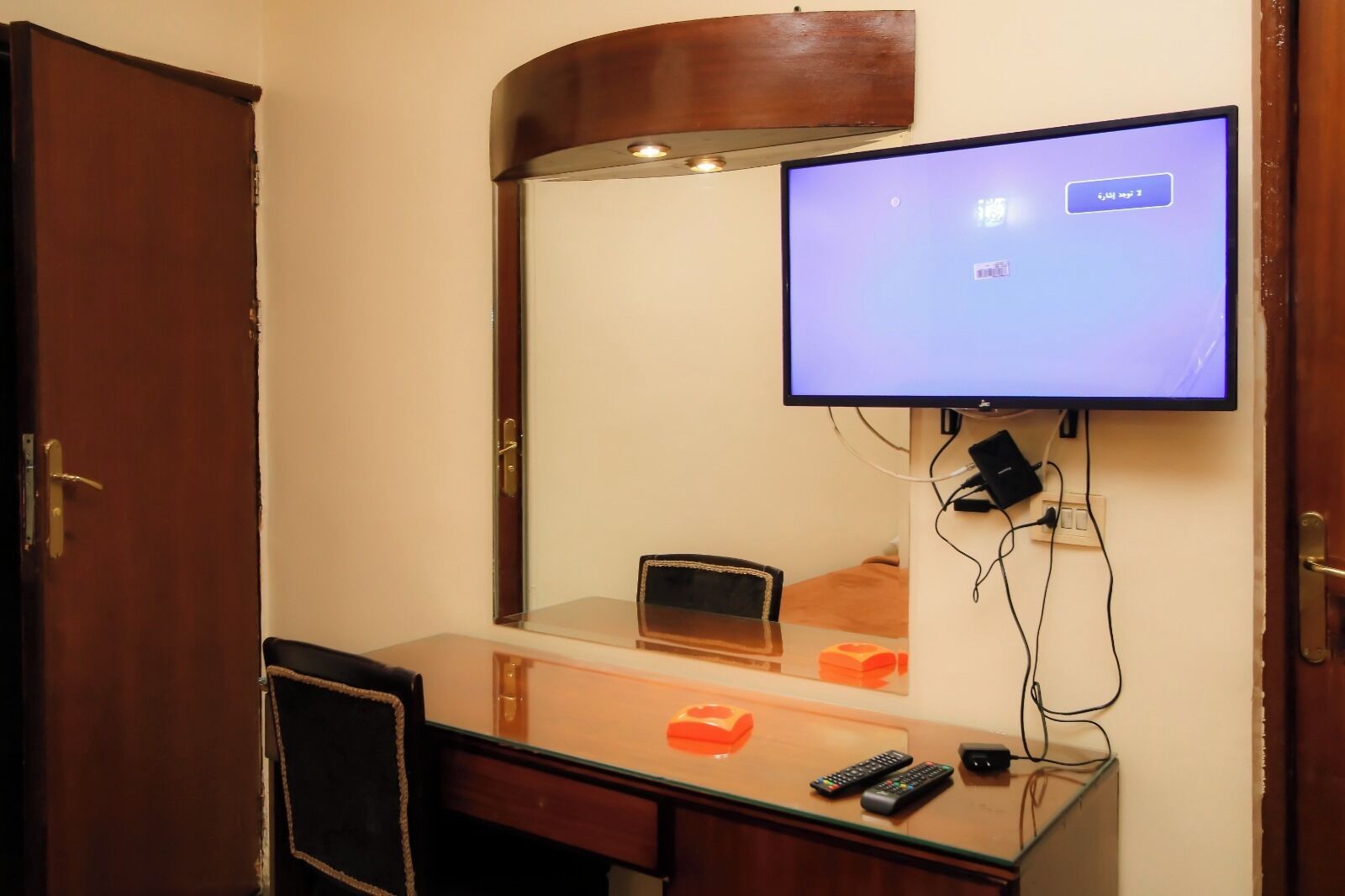 1 bedroom, egyptian cotton sheets, premium bedding, memory-foam beds