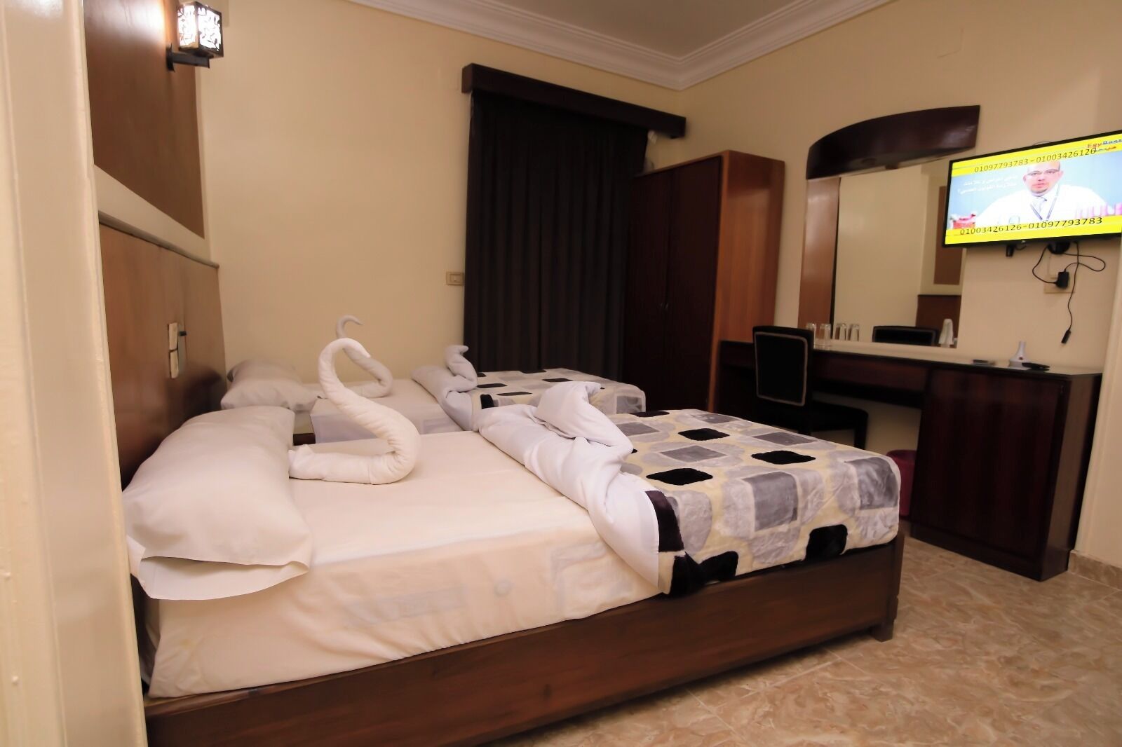 1 bedroom, egyptian cotton sheets, premium bedding, memory-foam beds