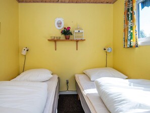 House | 3 bedrooms - 6 Person Holiday Home in Glesborg (Glesborg)