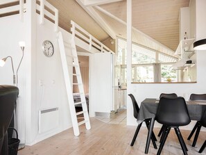 House | Dining - 8 Person Holiday Home in Nexo-by Traum (Nexø)