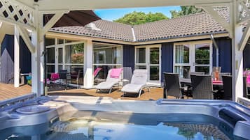 House | Pool