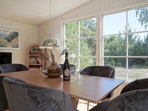 House | Dining - 6 Person Holiday Home in Aakirkeby (Akirkeby)