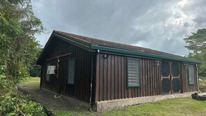Exterior - Wildlife Retreat | AC | WiFi | Kitchen | Parking (Bermudian Landing)