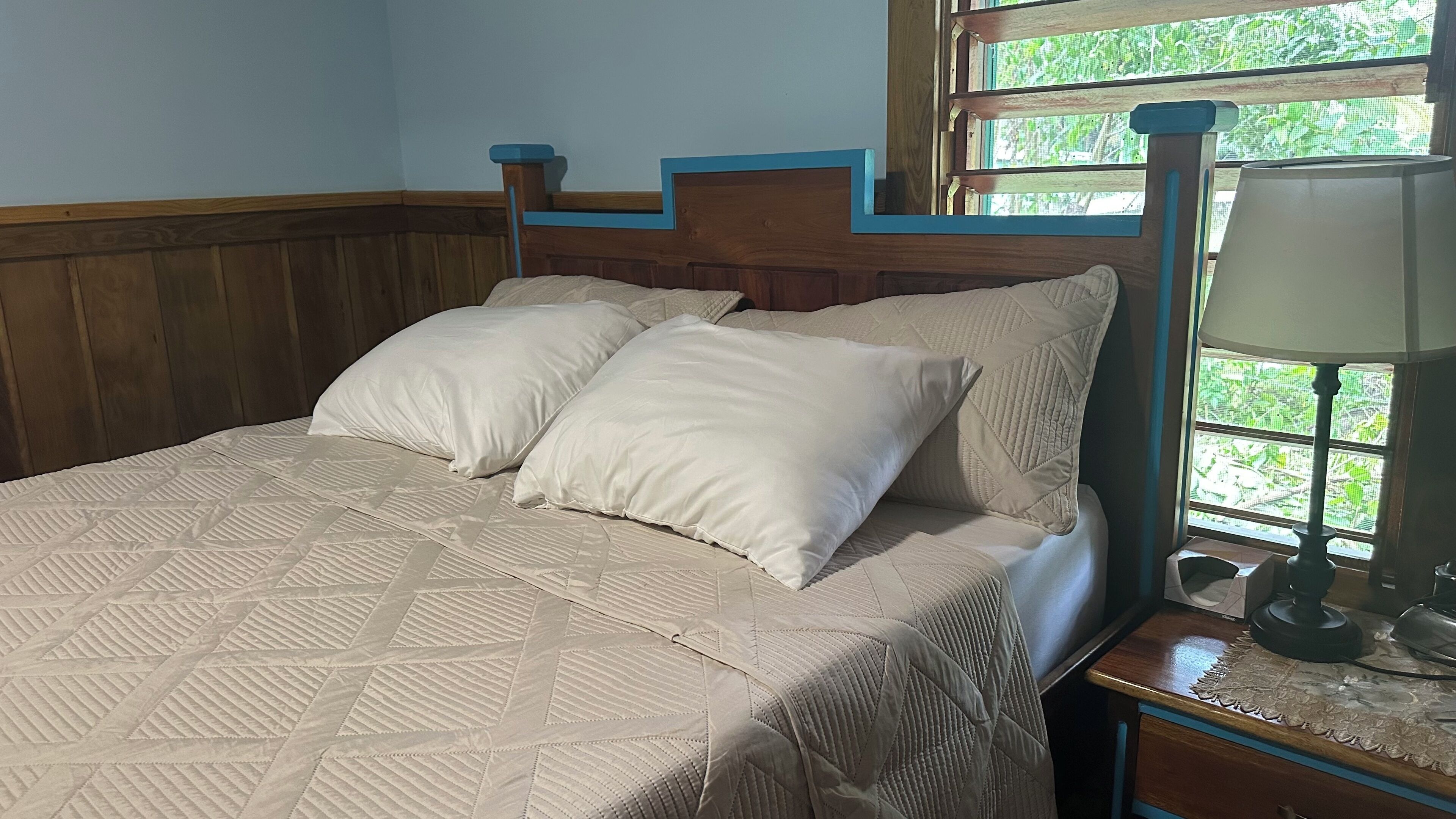 2 bedrooms, in-room safe, desk, WiFi