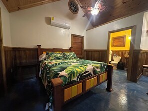 2 bedrooms, in-room safe, desk, WiFi