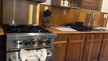 Frigorífic, microones, forn i placa de cuina