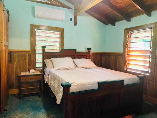 2 bedrooms, in-room safe, desk, WiFi