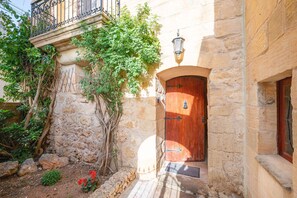 Exterior detail - La Rustica Holiday Home (Ix-Xagħra)