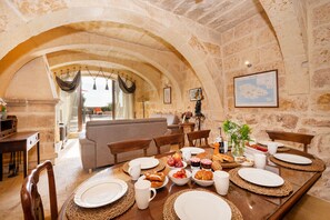Dining - La Rustica Holiday Home (Ix-Xagħra)