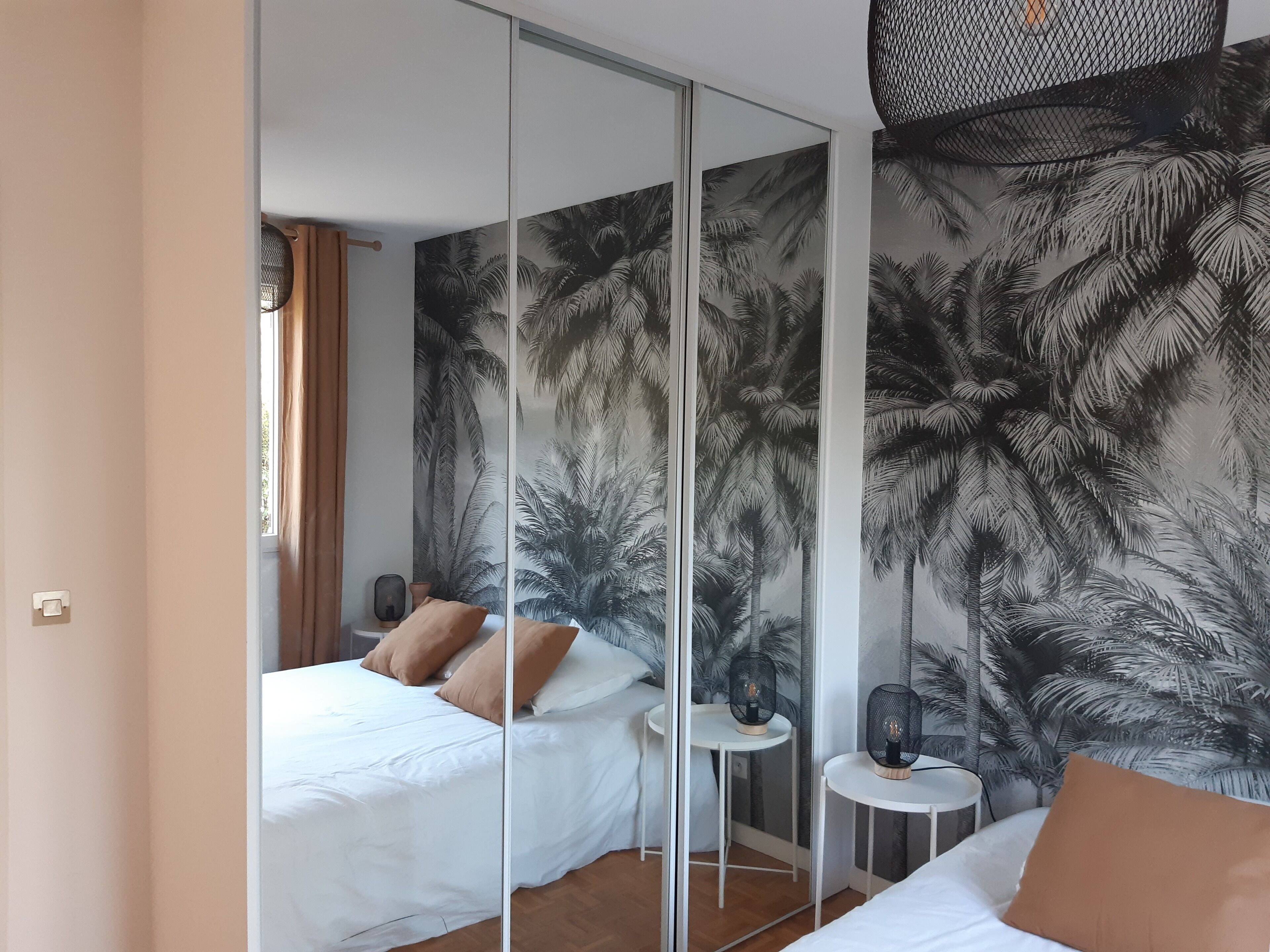 3 chambres, fer et planche à repasser, Wi-Fi, draps fournis