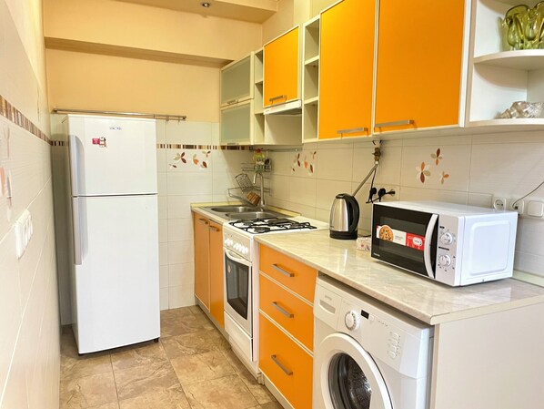 Unclassified image, 1 of 33, button