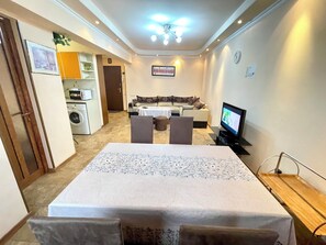 Unclassified image, 5 of 33, button