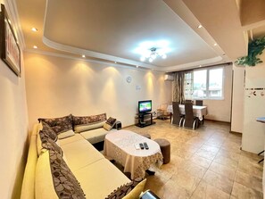 Unclassified image, 2 of 33, button