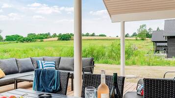 House | Outdoor dining