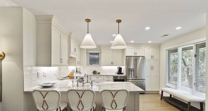Updated Kiawah Home Close to Beach + Night Heron Park