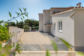 Property grounds - Studio with communal pool and air conditioning (Medulin)