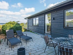 House | Outdoor dining