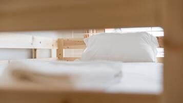 2 habitaciones, escritorio, internet y ropa de cama