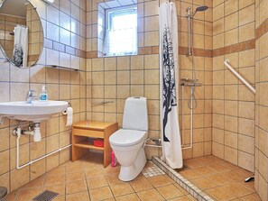Apartment | Bathroom | Towels