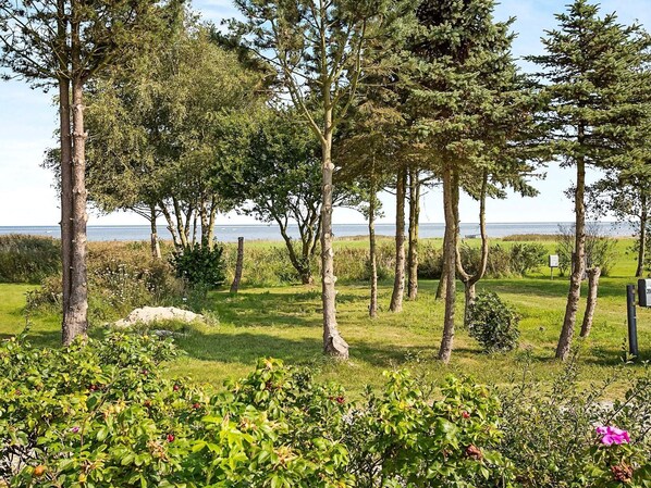 House | Water view - 6 Person Holiday Home in Hadsund (Hadsund)