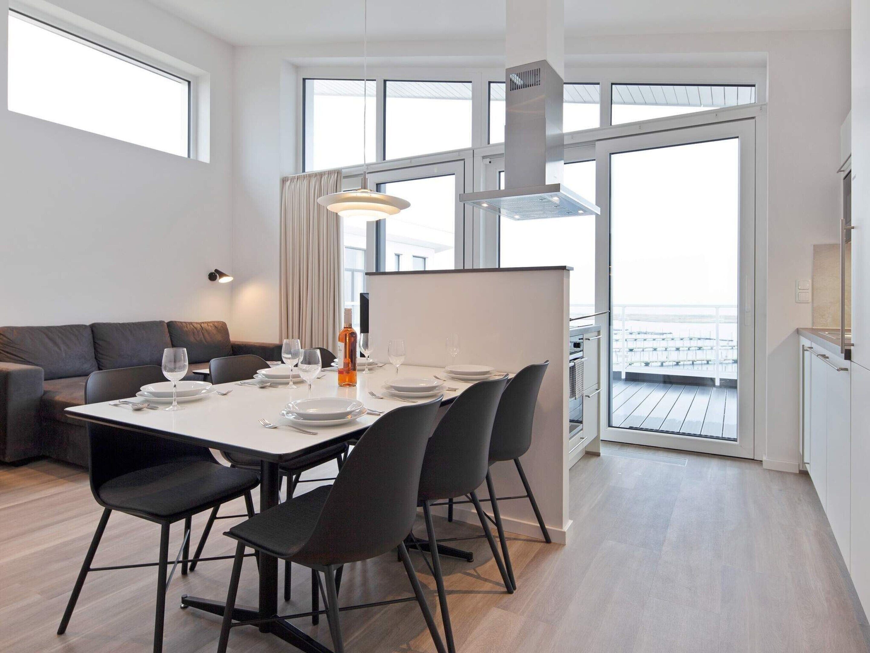 Apartment | Dining