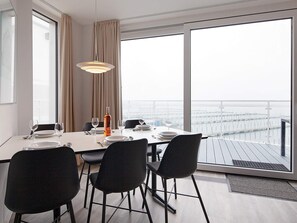 Apartment | Dining