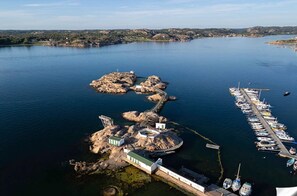 Hus | Utsikt mot vann