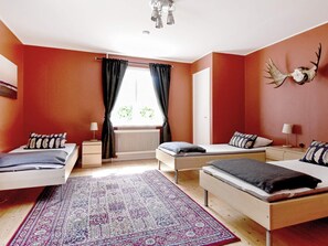 Rumah | 7 kamar tidur dan dilengkapi dengan perabotan berbeda-beda