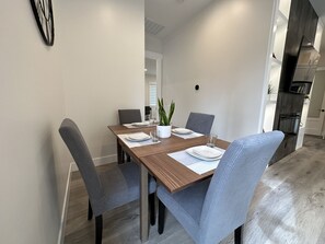 Dining - New Modern Home in Bellevue (Bellevue)