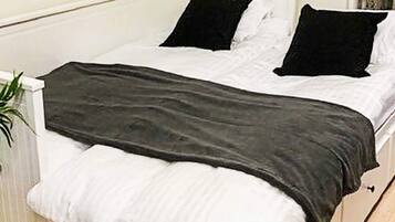 Rumah | 2 kamar tidur dan dilengkapi dengan perabotan berbeda-beda