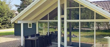 House | Outdoor dining