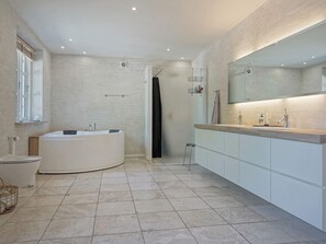 House | Bilik Mandi