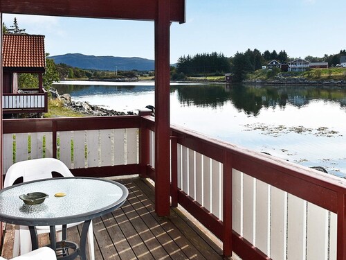 6 Person Holiday Home in Bud-by Traum