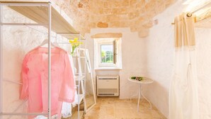 Interior - Trullo with Private Pool, Garden & BBQ in Locorotondo (Locorotondo)