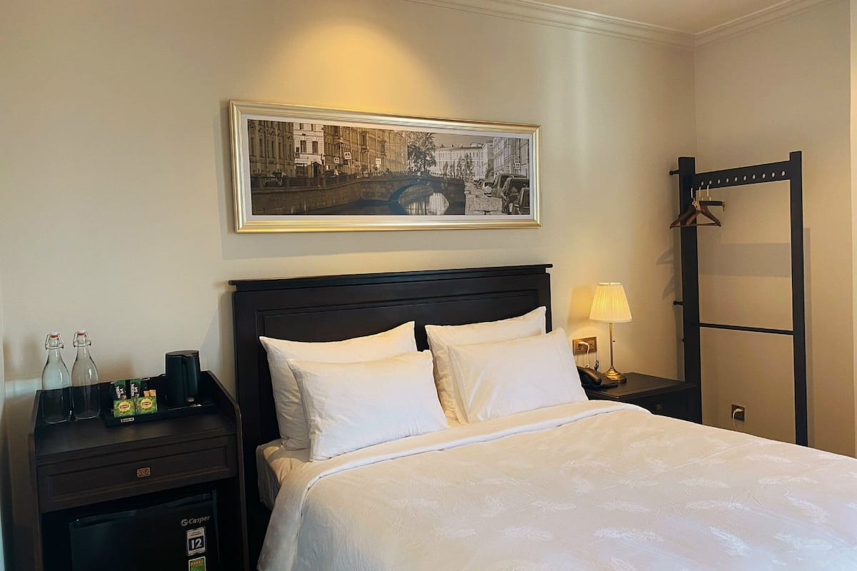 Double Room | Laptop workspace, free WiFi